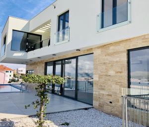 Villa 8